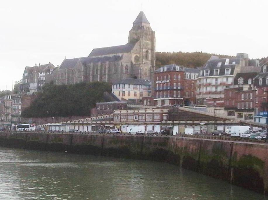 La Verriere. Les Locations Isahora C'Est Aussi Plusieurs Appart' De Standing A 2 Pas Du Chateau D'Eu, Des Falaises Du Treport, De Mers Les Bains Et Aux Portes De La Baie De Somme Eus  Eksteriør bilde