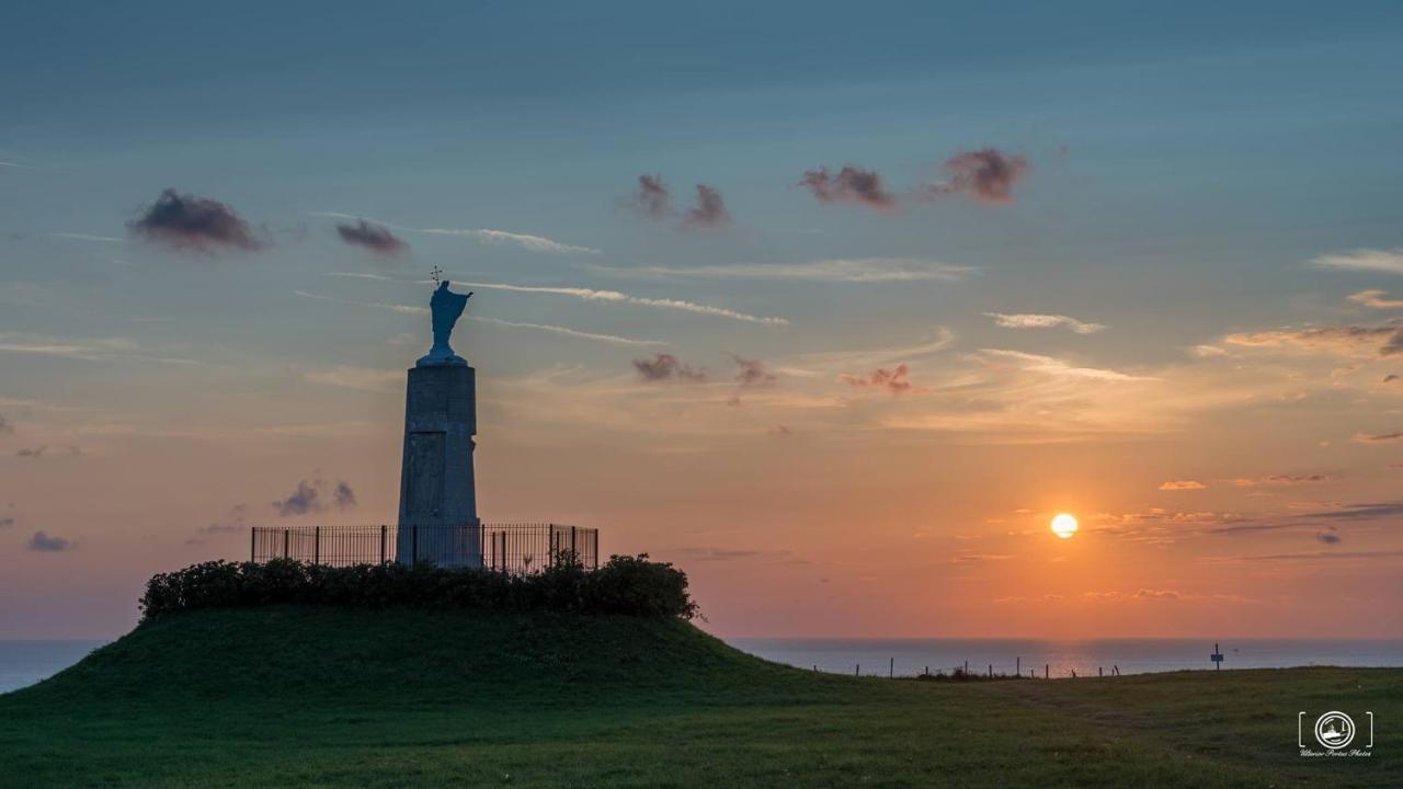 La Verriere. Les Locations Isahora C'Est Aussi Plusieurs Appart' De Standing A 2 Pas Du Chateau D'Eu, Des Falaises Du Treport, De Mers Les Bains Et Aux Portes De La Baie De Somme Eus  Eksteriør bilde
